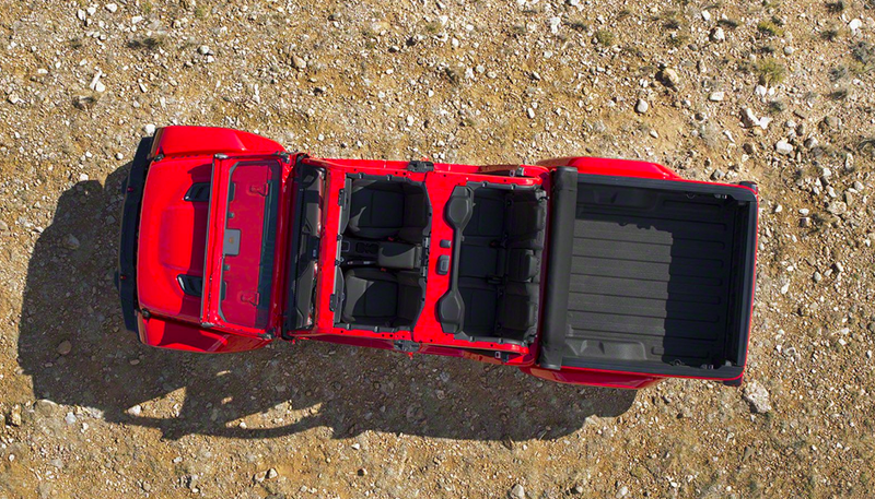 Illustration for article titled The 2020 Jeep Gladiator Is the Glorious Jeep Pickup You've Been Dreaming of for the Past 26 Years